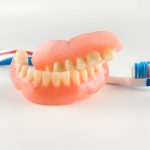 Benefits of Full Dentures vs. Partial Dentures_FI